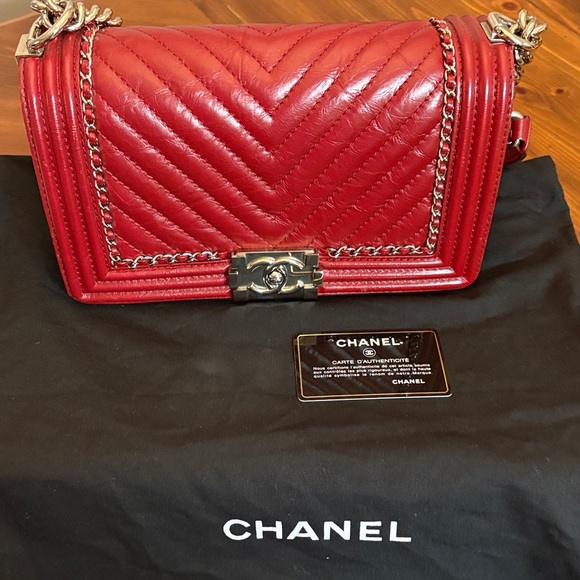 Chanel Red Chevron Quilted Shoulder Bag - Picture 8 of 8